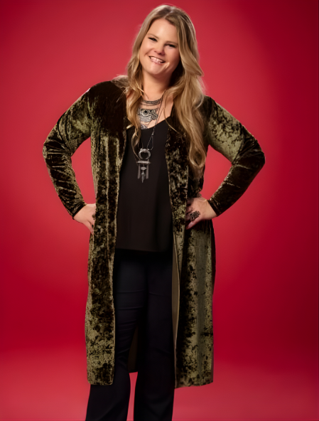 Lauren Anderson’s Mid-Long Trench Coat